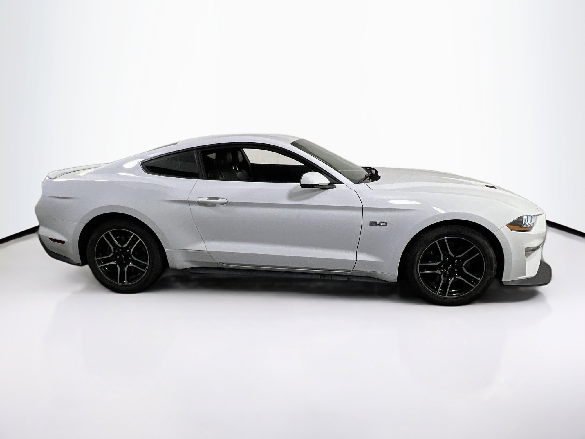 Used 2019 Ford Mustang GT Premium image 4