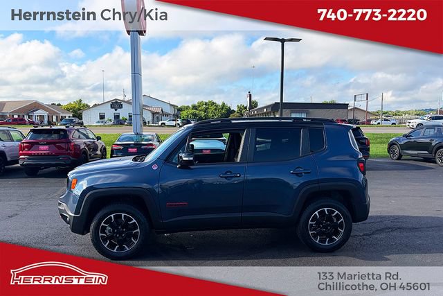 Used 2023 Jeep Renegade Trailhawk AWD/4WD image 15