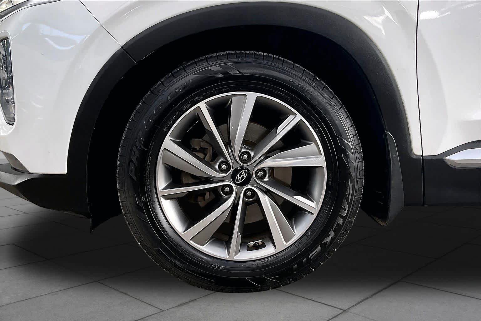 Used 2020 Hyundai Santa Fe SEL w/ Convenience Package FWD image 11
