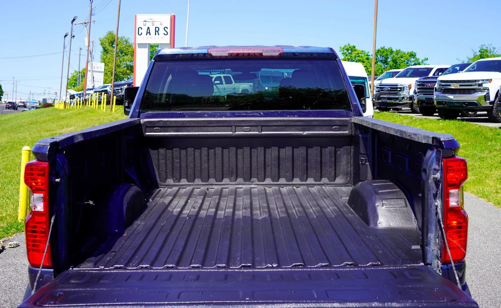 Used 2020 Chevrolet Silverado 2500 Custom w/ Custom Value Package AWD/4WD image 10