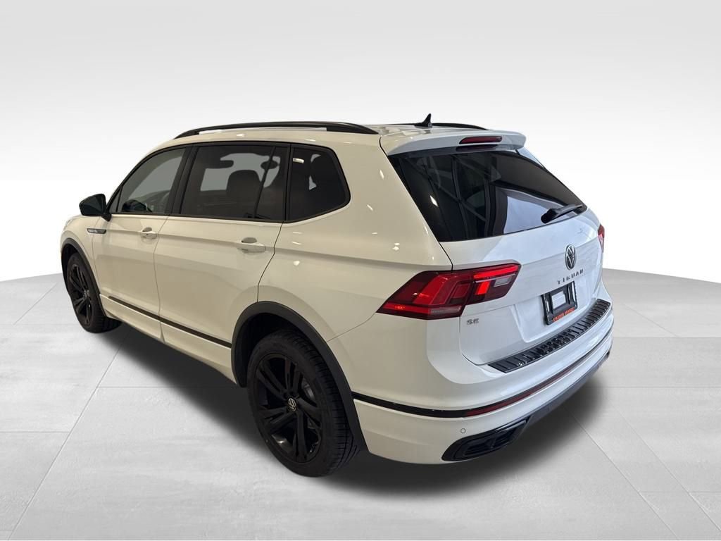 Used 2023 Volkswagen Tiguan SE R-Line image 3