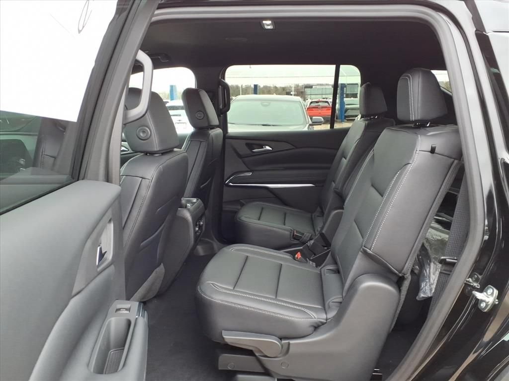 New 2026 Chevrolet Traverse LT w/ Driver Confidence Package AWD/4WD image 9
