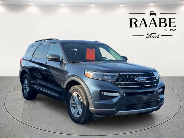Used 2024 Ford Explorer XLT w/ Equipment Group 202A AWD/4WD image 2
