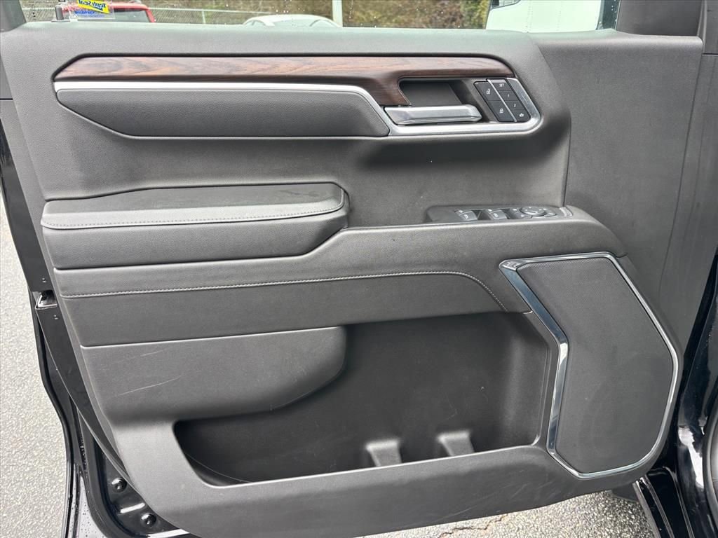 Used 2024 GMC Sierra 1500 SLT image 9
