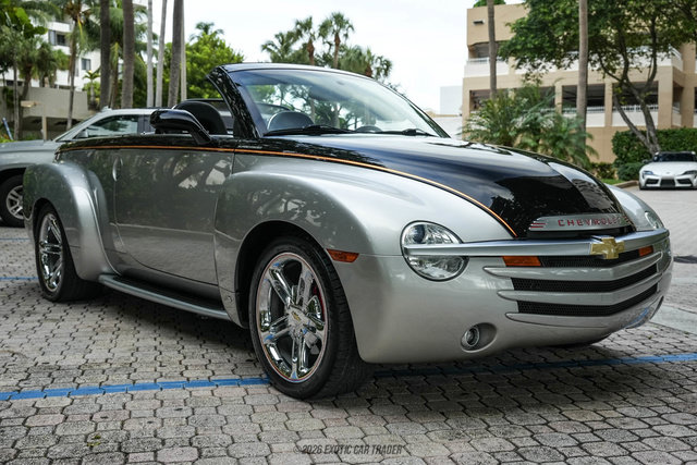 Used 2006 Chevrolet SSR w/ Preferred Equipment Group RWD image 11