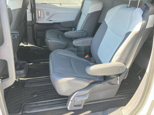 Certified 2021 Toyota Sienna XSE image 25