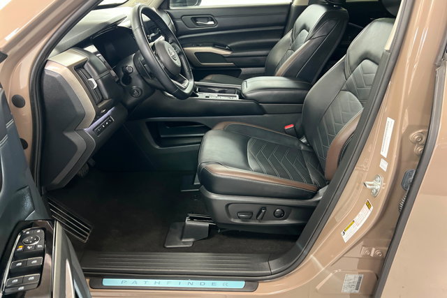 Certified 2023 Nissan Pathfinder Platinum FWD image 17