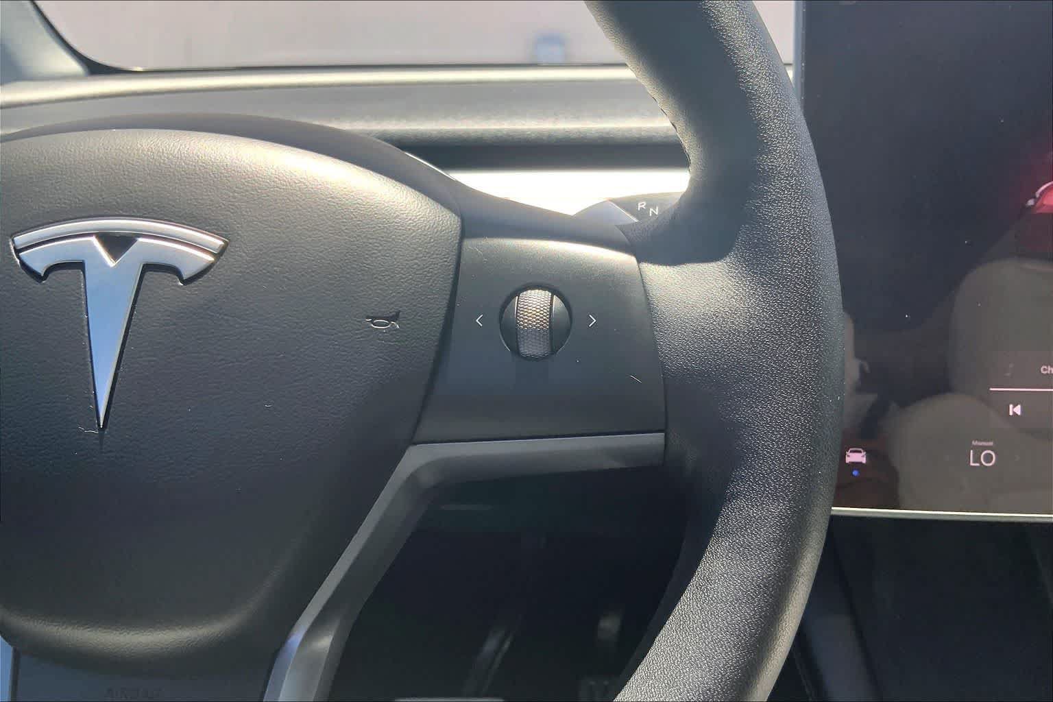 Used 2022 Tesla Model Y Performance AWD/4WD image 25