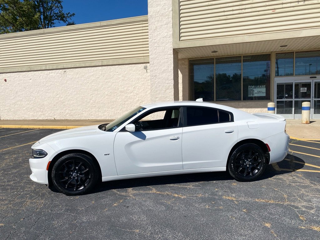 Used 2018 Dodge Charger GT image 2