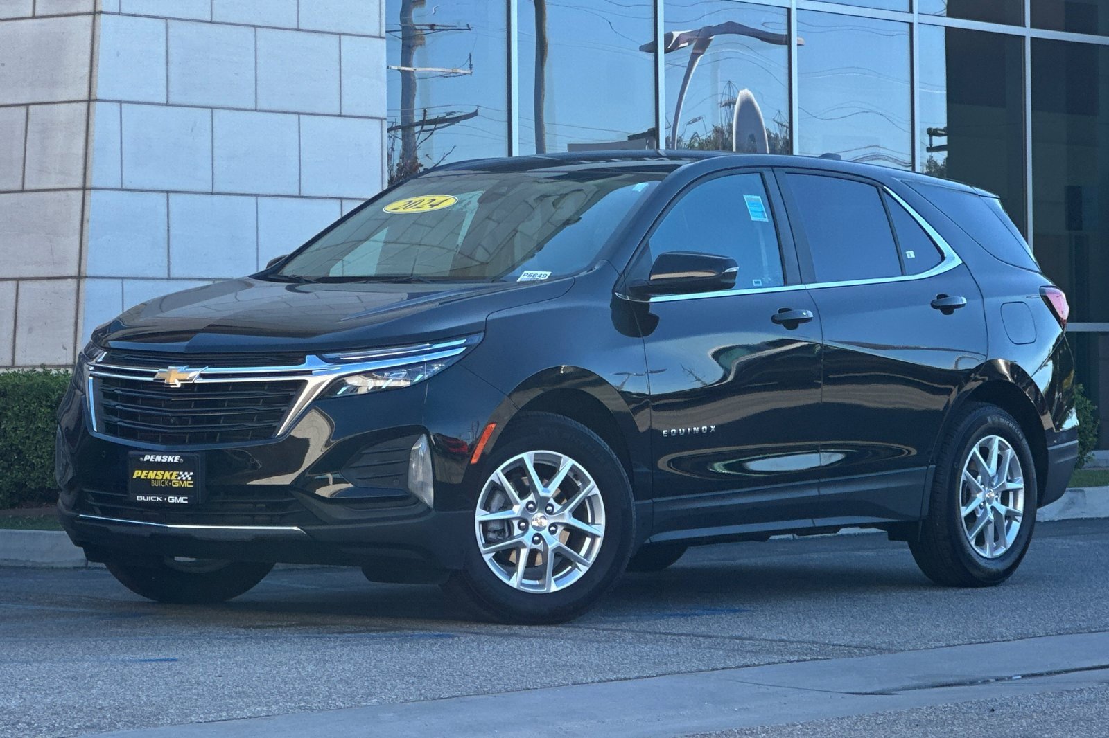 Used 2024 Chevrolet Equinox LT image 8