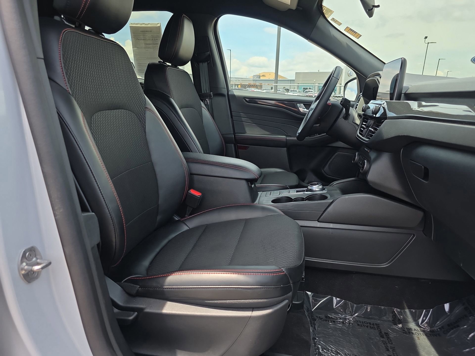 Used 2025 Ford Escape ST-Line FWD image 16