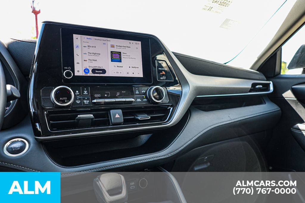 Used 2025 Toyota Highlander LE image 41