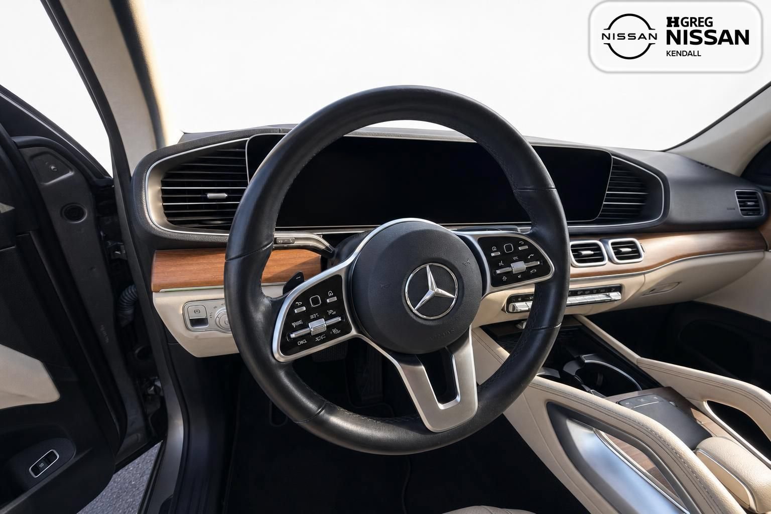 Used 2021 Mercedes-Benz GLE 350 w/ Premium Package image 9