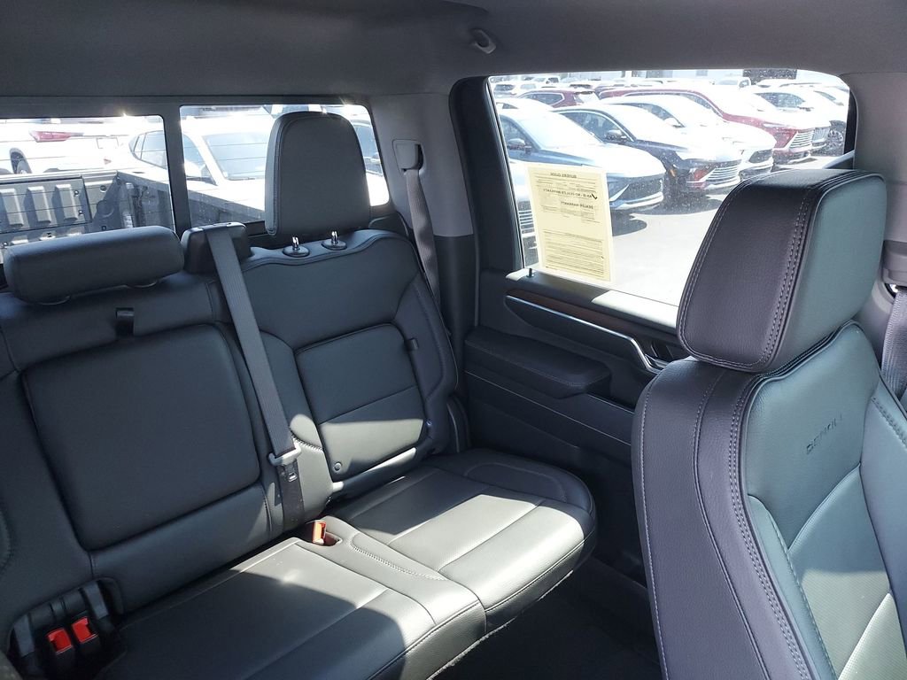 Used 2024 GMC Sierra 2500 Denali image 14