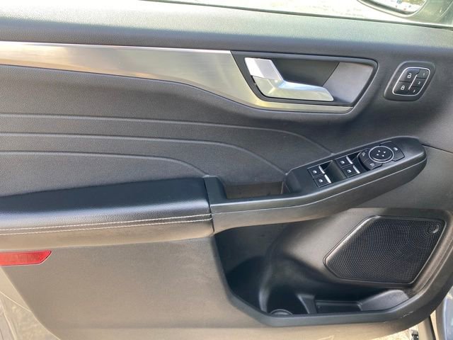 Used 2022 Ford Escape Titanium AWD/4WD image 16