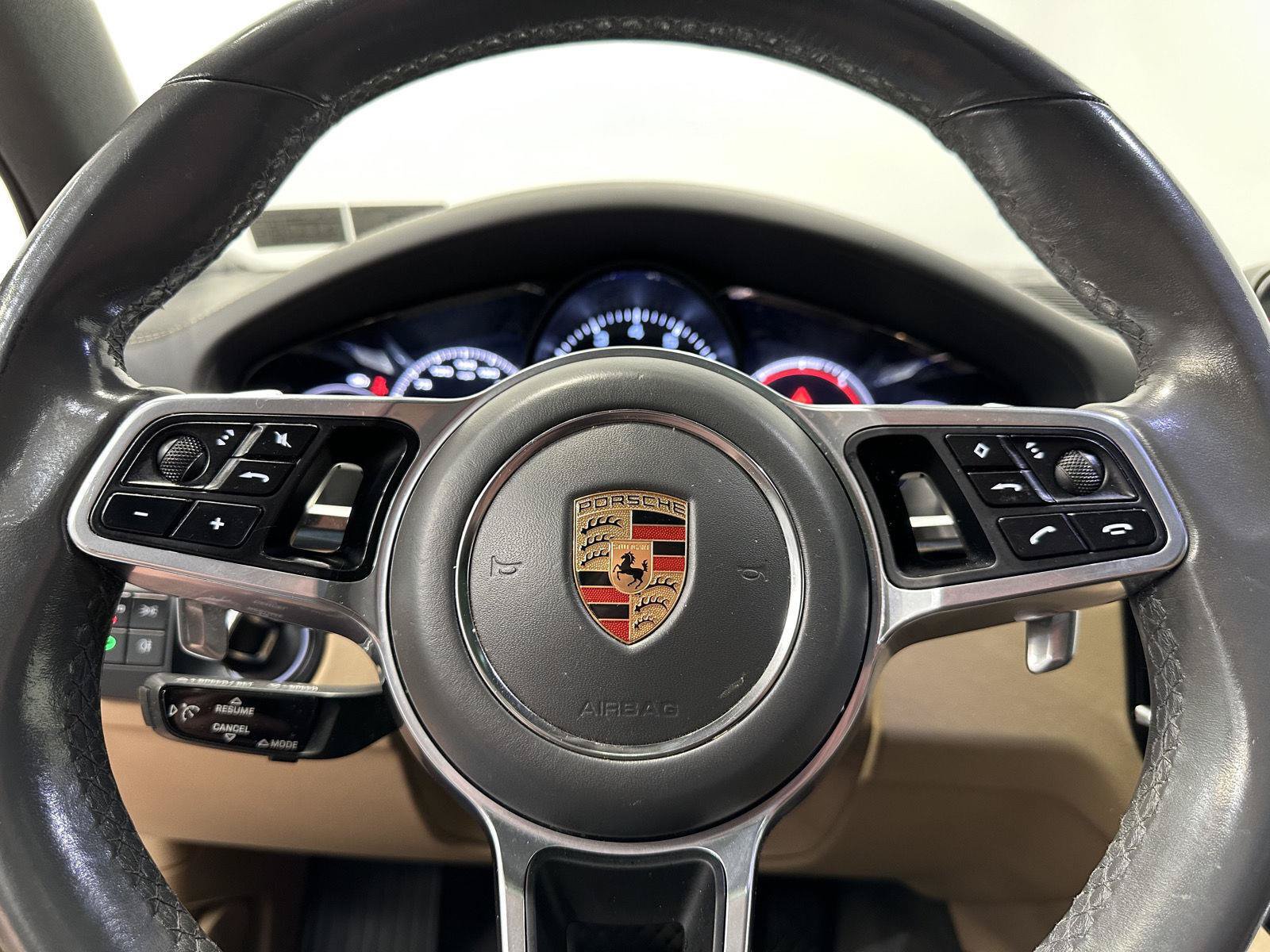 Used 2020 Porsche Cayenne AWD/4WD image 24