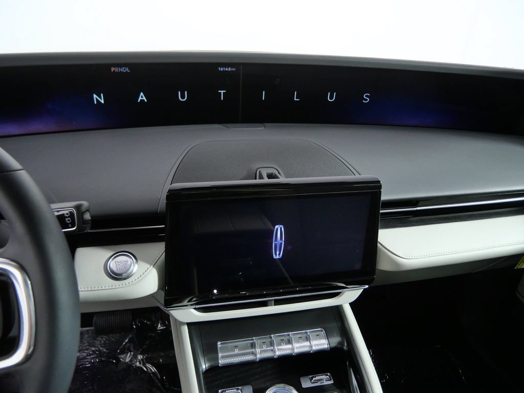New 2026 Lincoln Nautilus Reserve w/ Jet Appearance Package AWD/4WD image 18