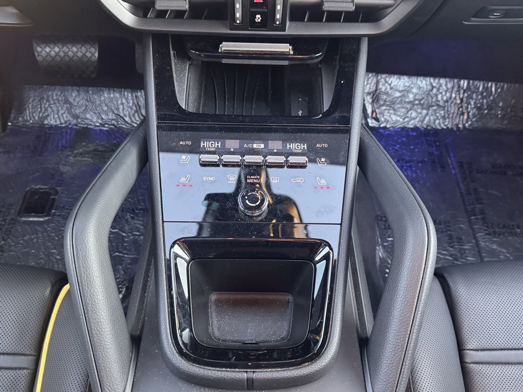 Certified 2025 Porsche Cayenne Coupe image 20