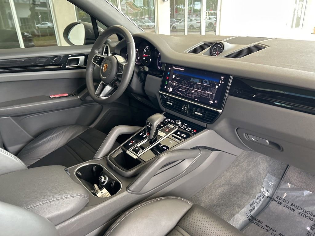 Used 2022 Porsche Cayenne Coupe image 20
