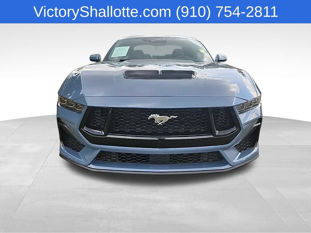 Used 2025 Ford Mustang GT Premium RWD image 3