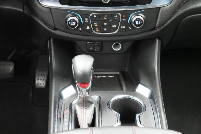 Used 2023 Chevrolet Traverse RS AWD/4WD image 22