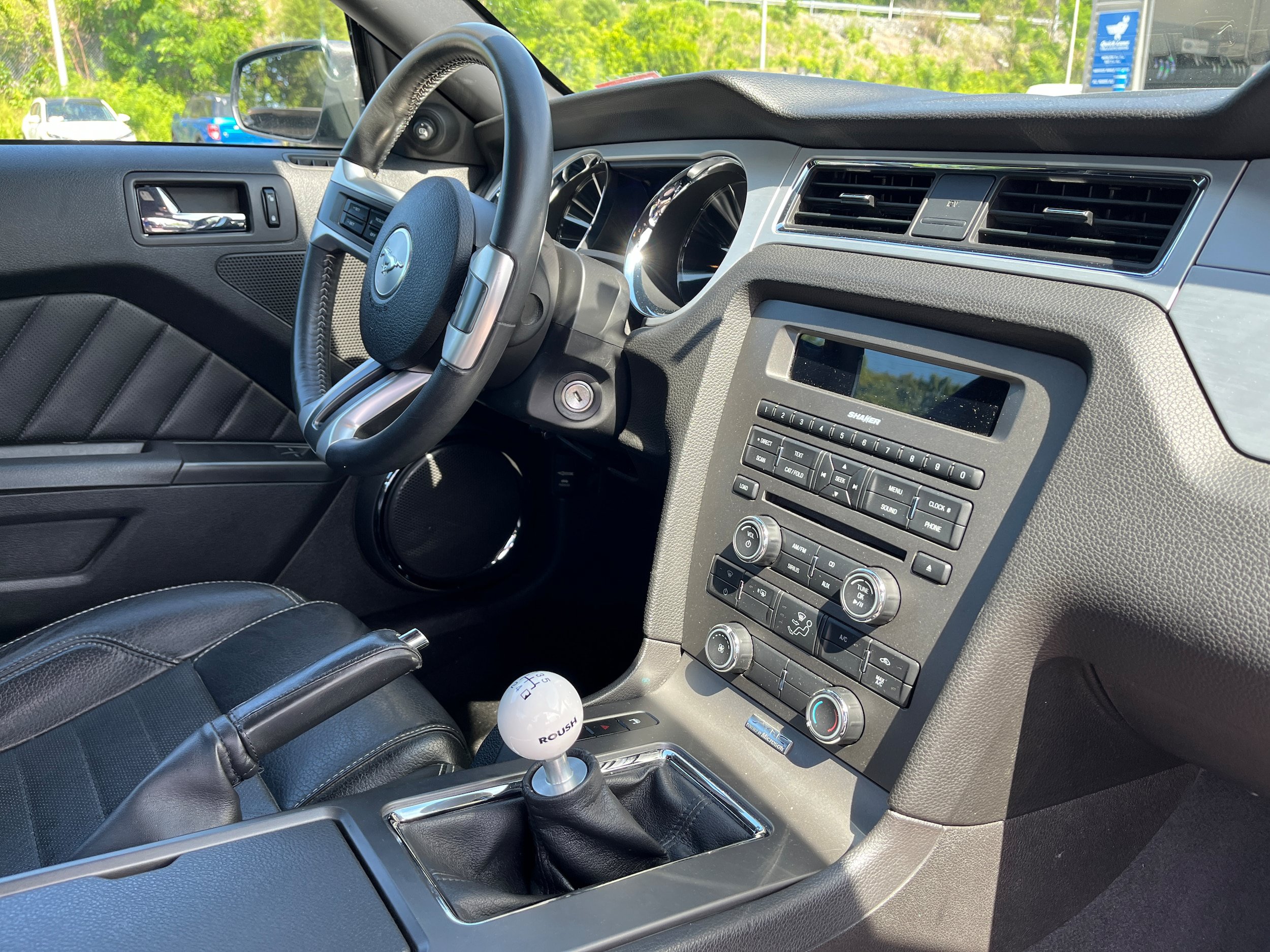 Used 2010 Ford Mustang GT Premium RWD image 11