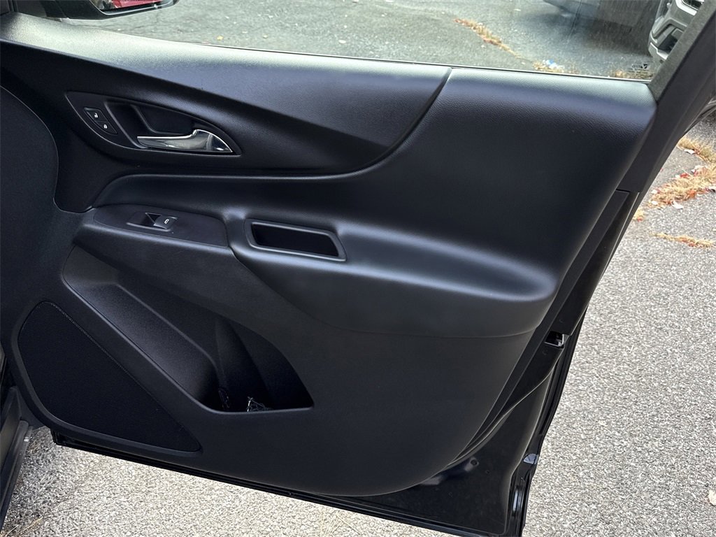 Used 2018 Chevrolet Equinox LT image 22