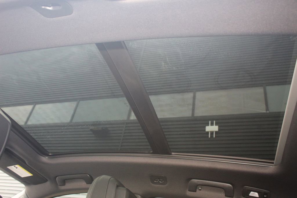 New 2026 Porsche Macan Turbo AWD/4WD image 25