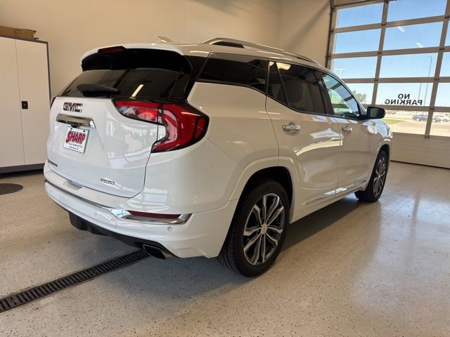 Used 2020 GMC Terrain Denali w/ GMC Pro Grade Package AWD/4WD image 9