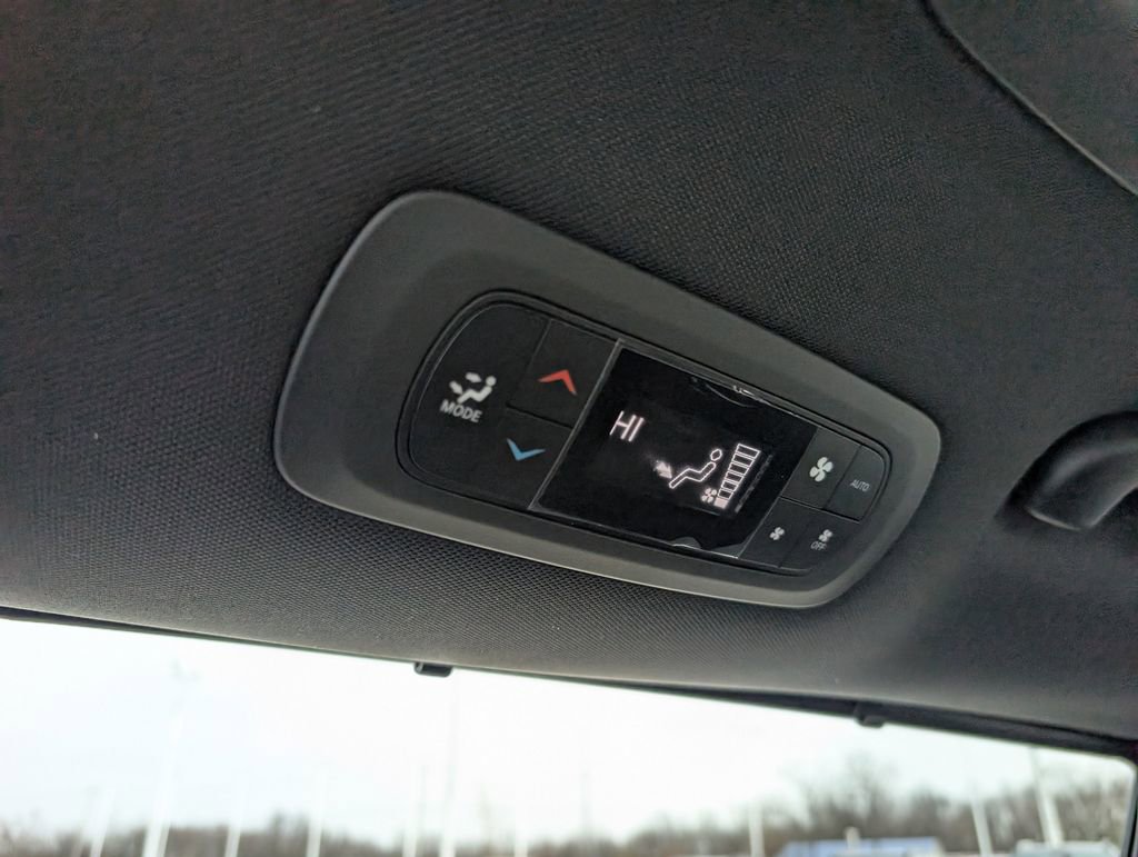 New 2026 Chrysler Pacifica Select image 30