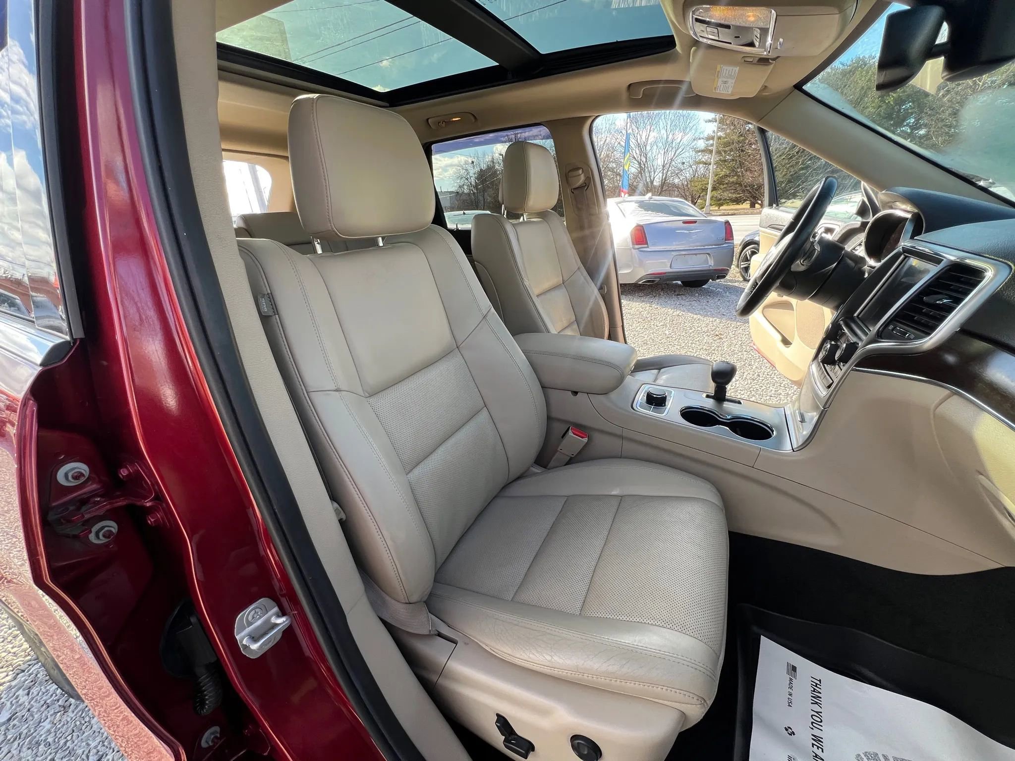 Used 2014 Jeep Grand Cherokee Limited w/ Luxury Group II image 14