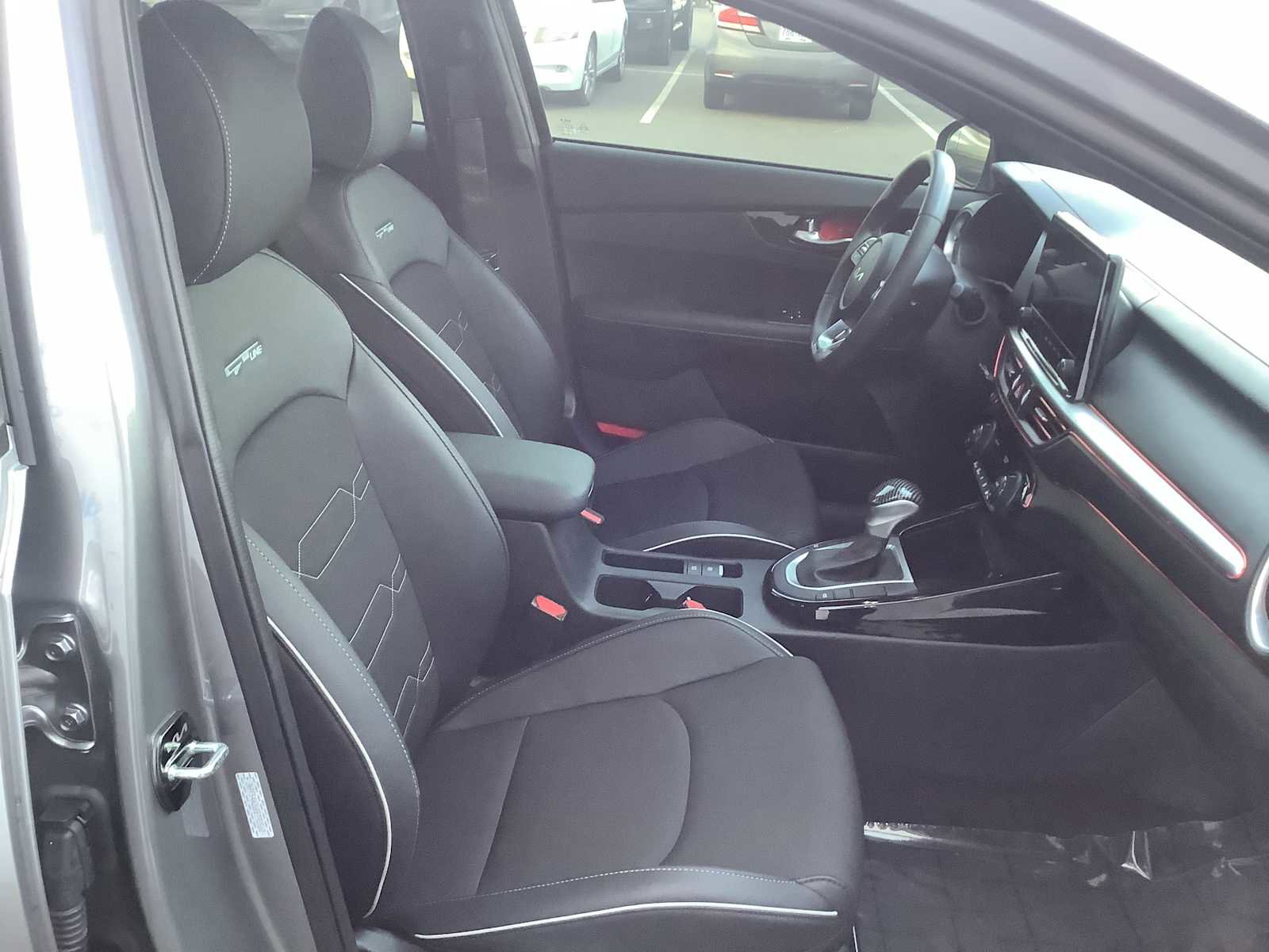 Used 2024 Kia Forte GT-Line w/ GT-Line Premium Package image 15