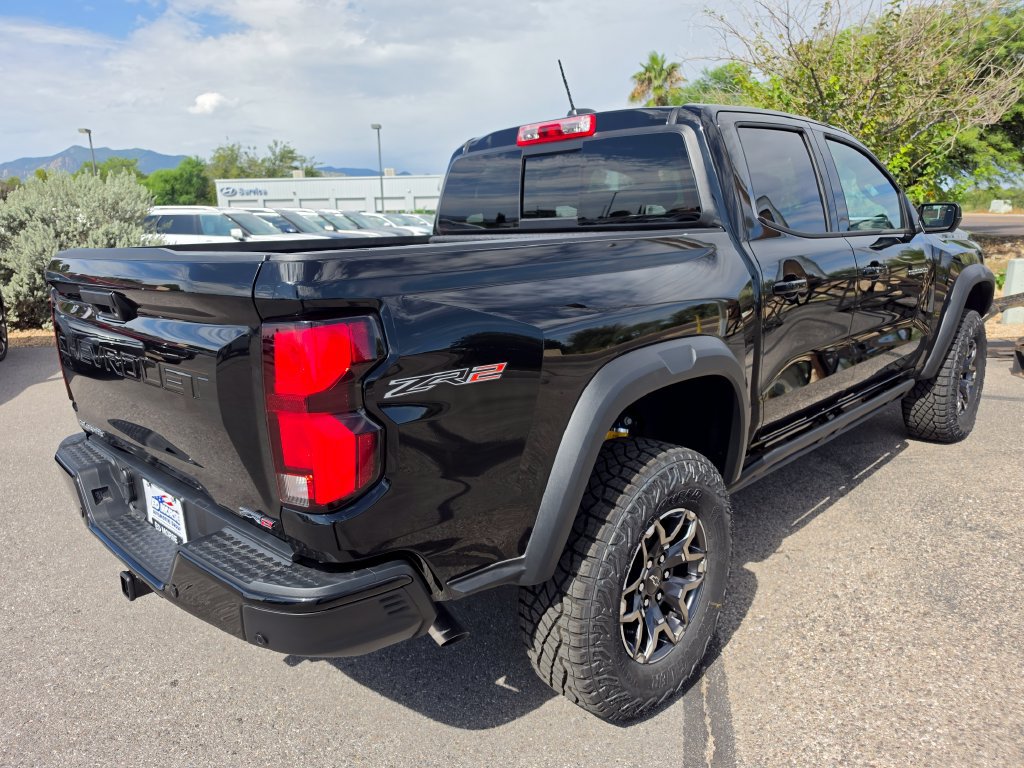 New 2026 Chevrolet Colorado ZR2 w/ Technology Package AWD/4WD image 5