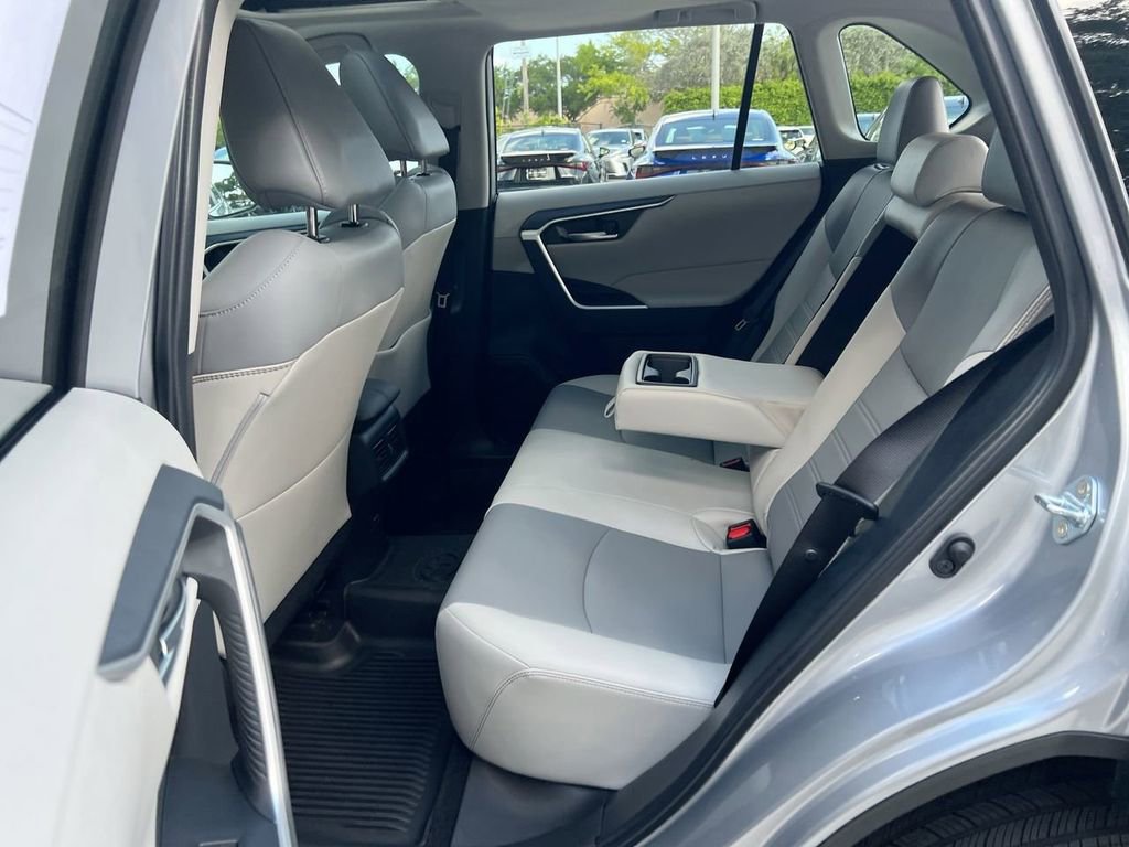 Used 2025 Toyota RAV4 XLE Premium AWD/4WD image 19