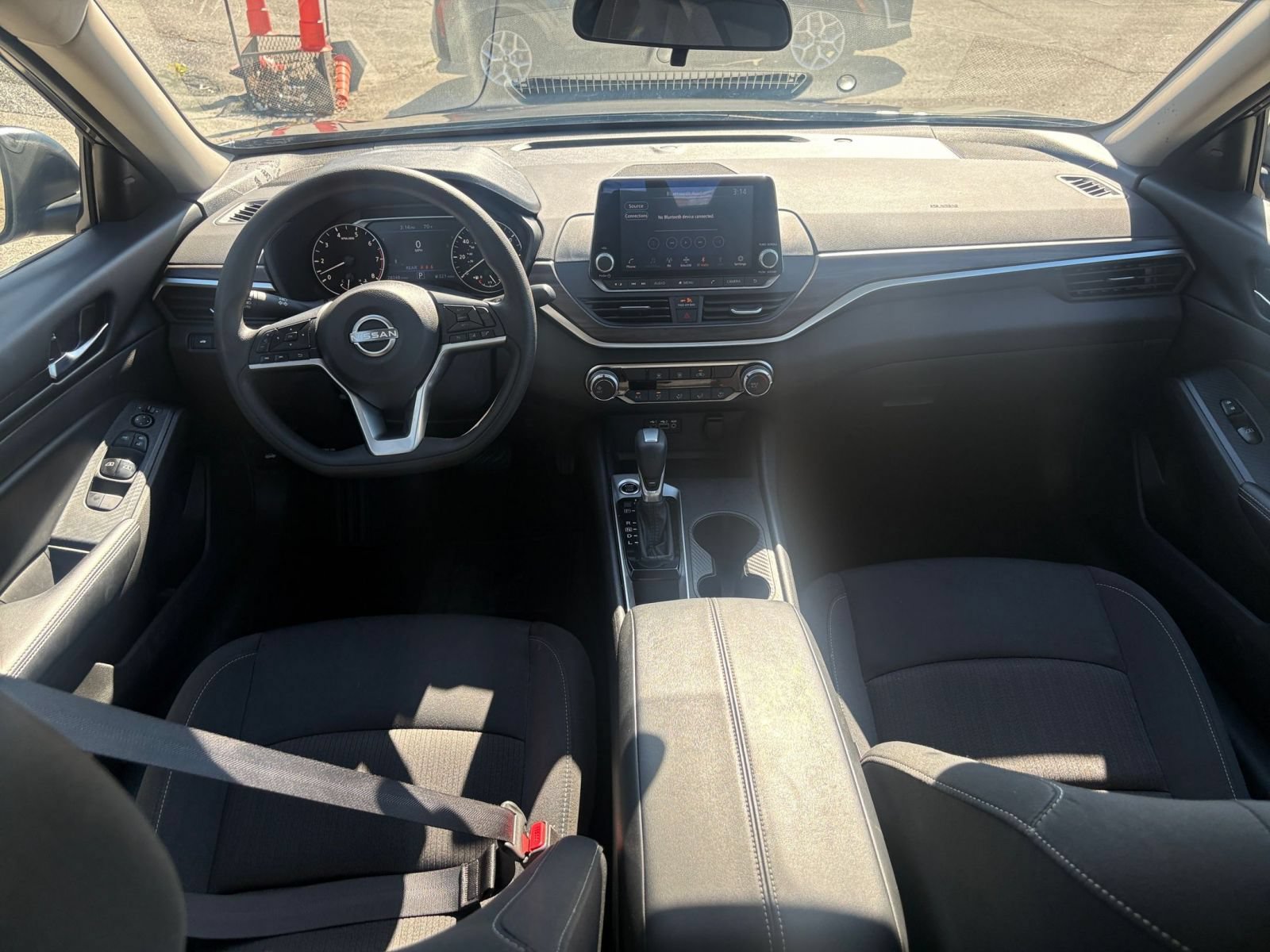 Used 2025 Nissan Altima 2.5 SV FWD image 27