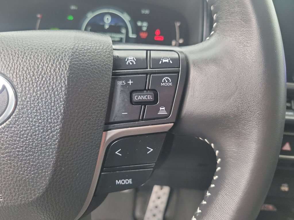 Used 2025 Toyota Camry SE w/ Convenience Package FWD image 20