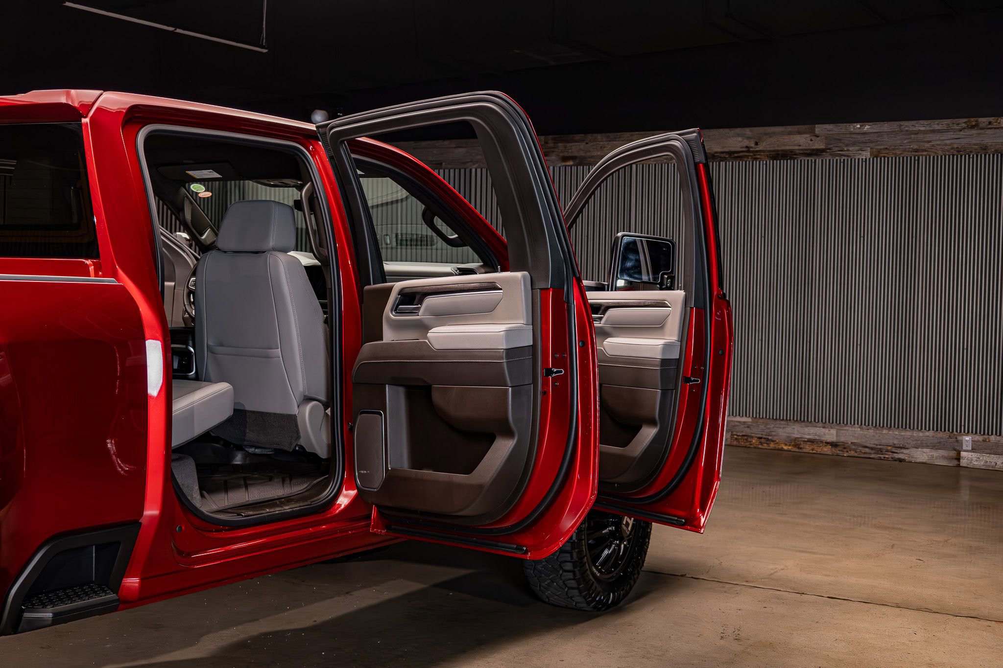 Used 2026 Chevrolet Silverado 3500 LTZ w/ LTZ Convenience Package image 32