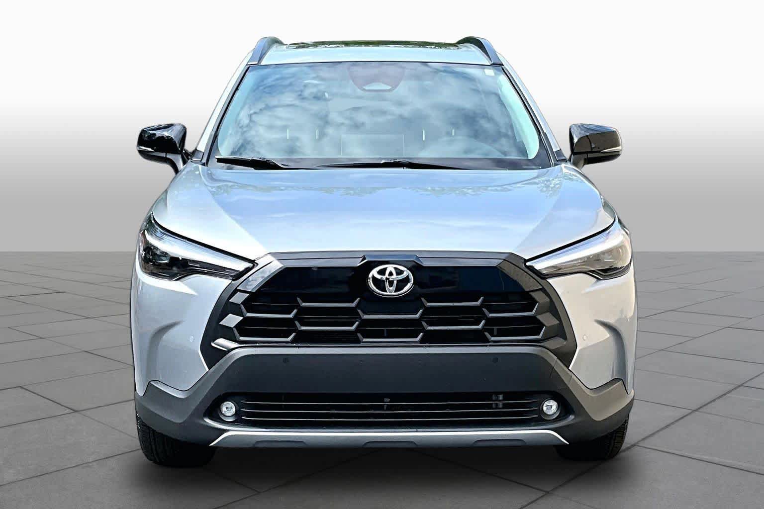 Certified 2026 Toyota Corolla Cross XLE w/ Convenience Package FWD image 4
