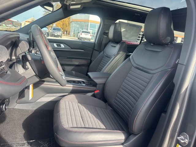 New 2026 Ford Explorer ST-Line w/ ST-Line Street Pack image 9