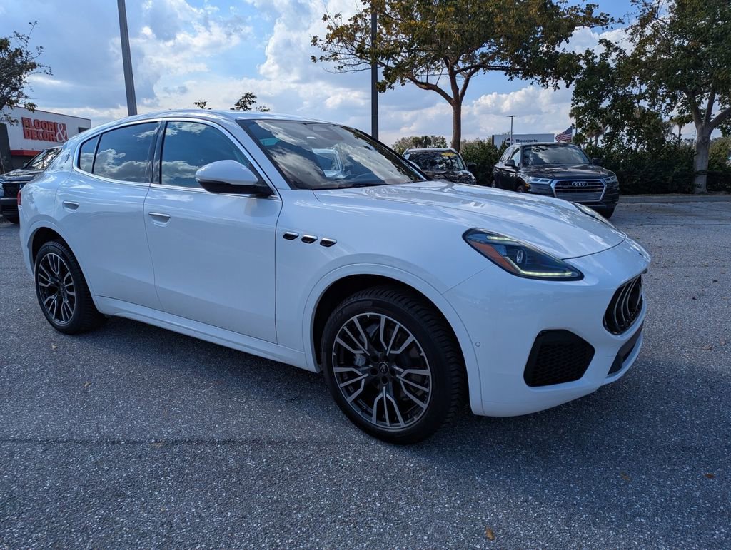 Used 2025 Mercedes-Benz GLB 250 4MATIC image 22