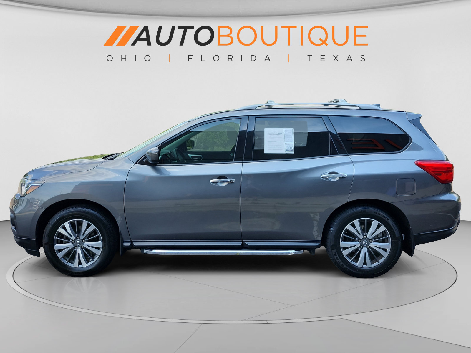Used 2020 Nissan Pathfinder SV FWD image 2
