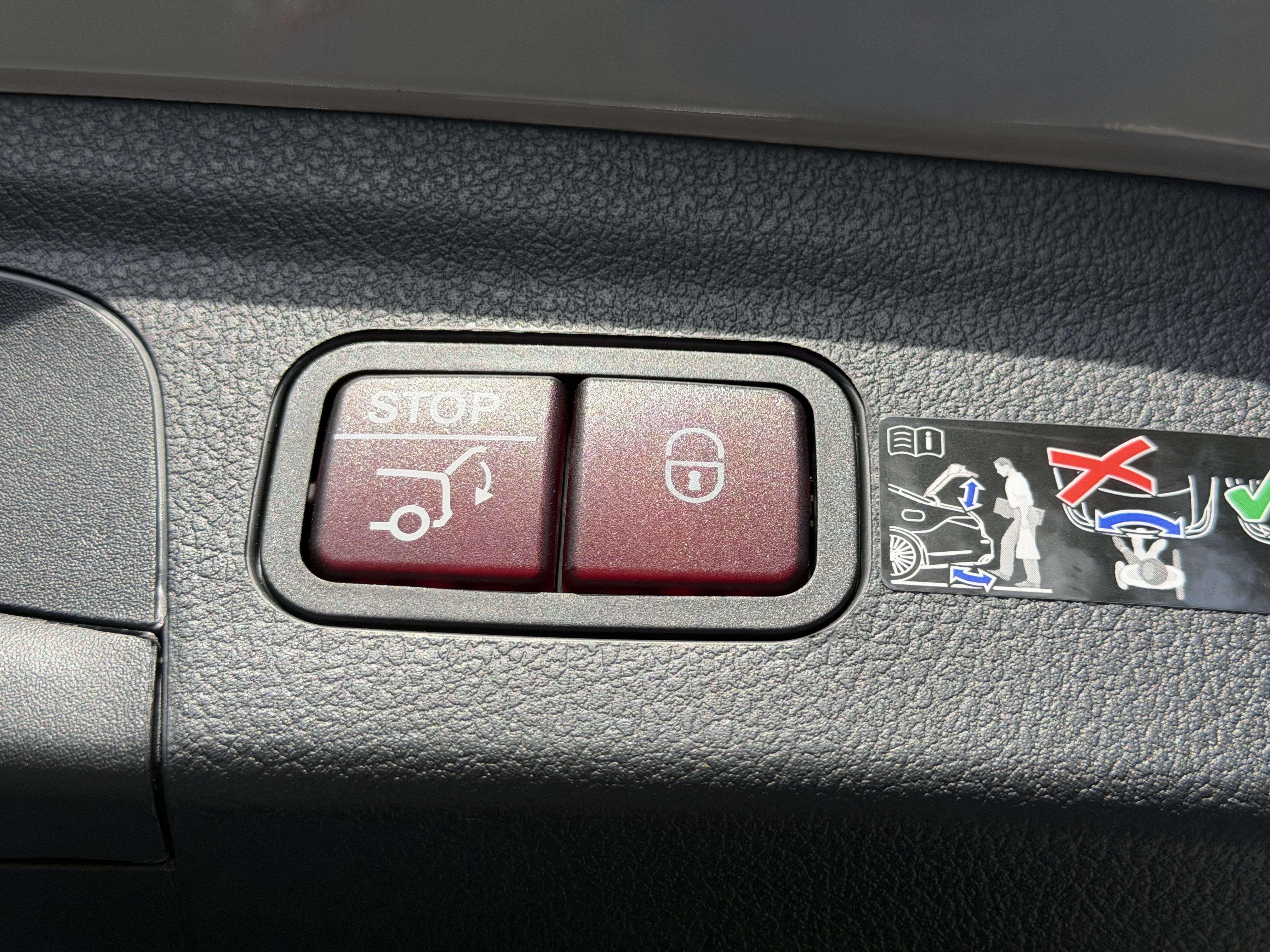 Used 2025 Mercedes-Benz GLE 350 4MATIC image 15