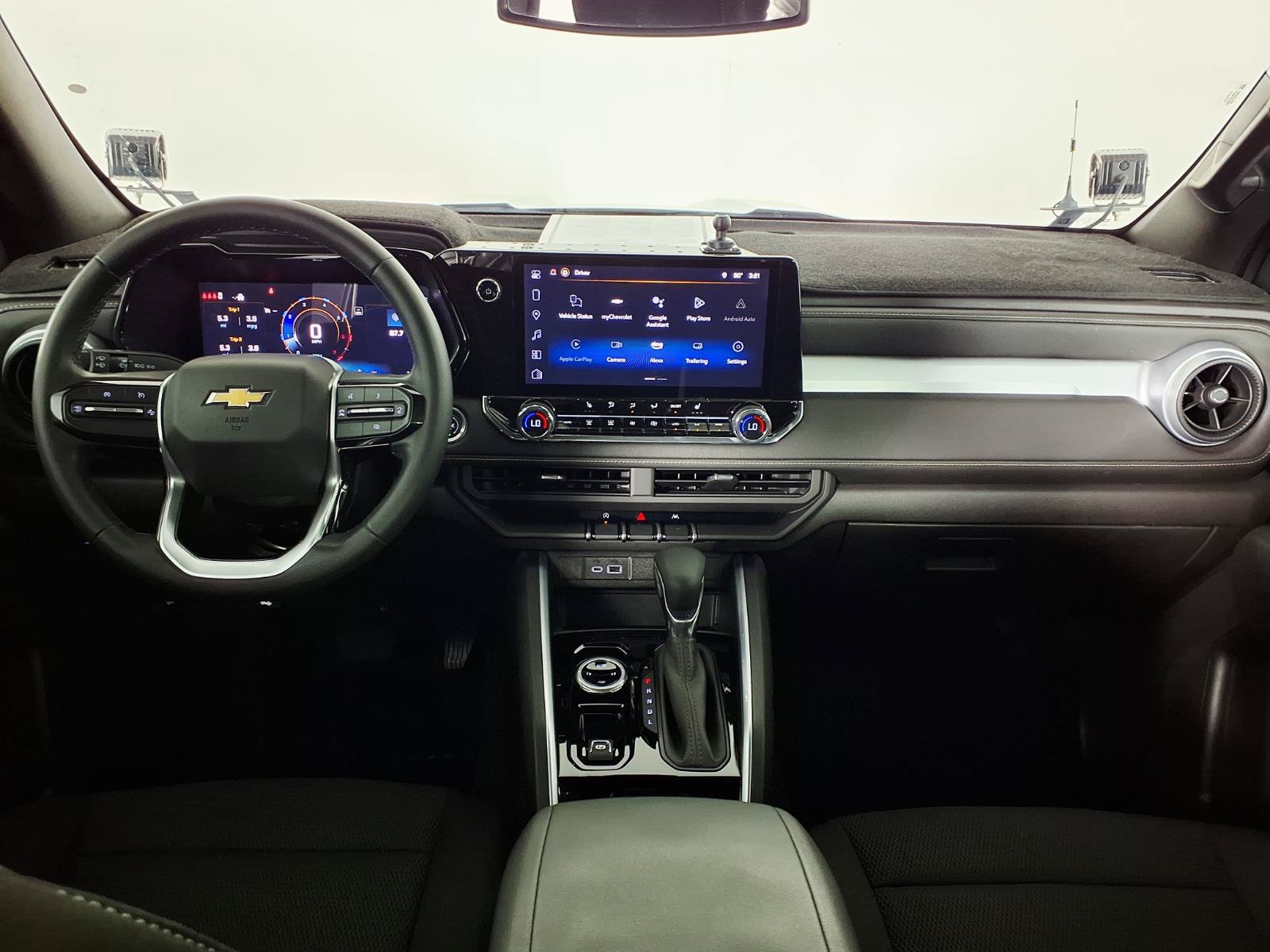 Used 2025 Chevrolet Colorado LT w/ Advanced Trailering Package AWD/4WD image 14