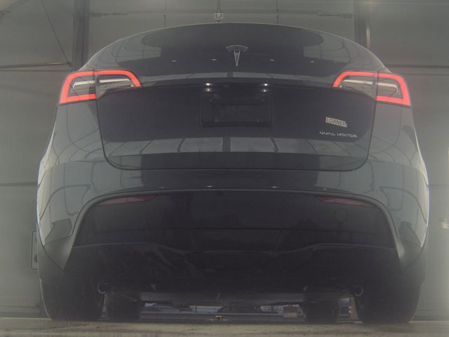 Used 2022 Tesla Model Y Long Range image 15