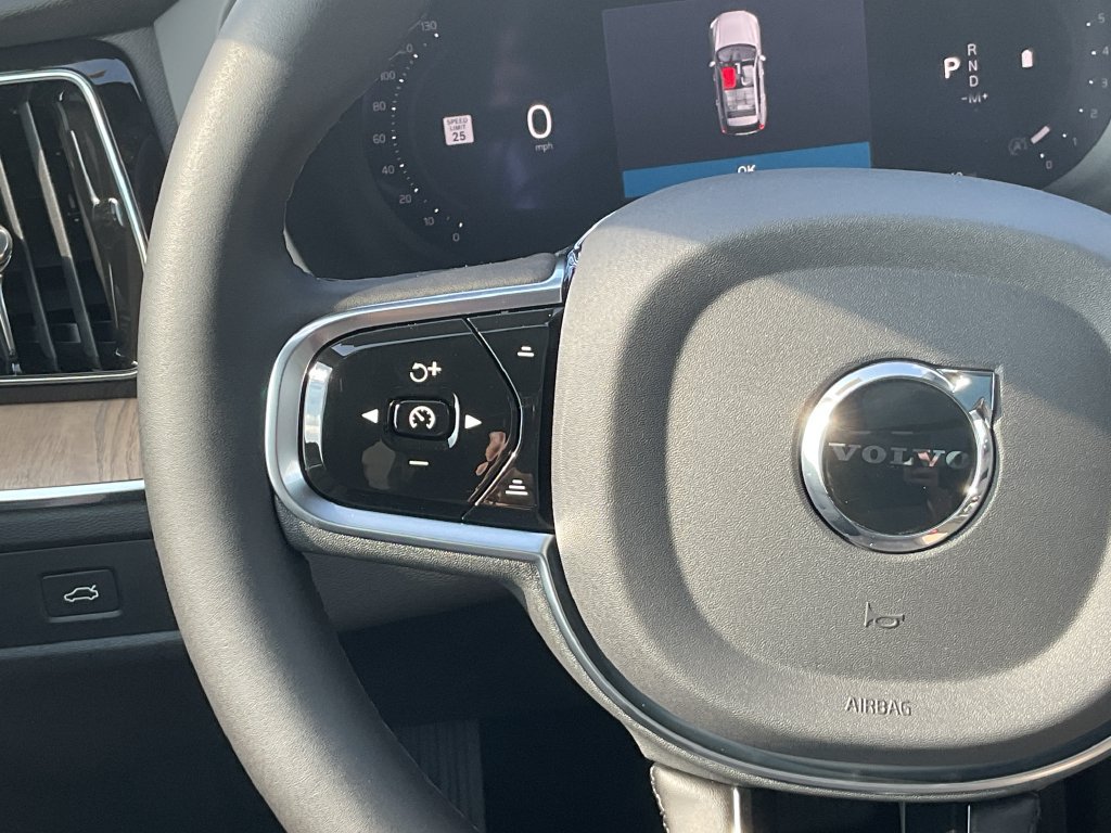 New 2027 Volvo XC60 B5 Plus AWD/4WD image 22