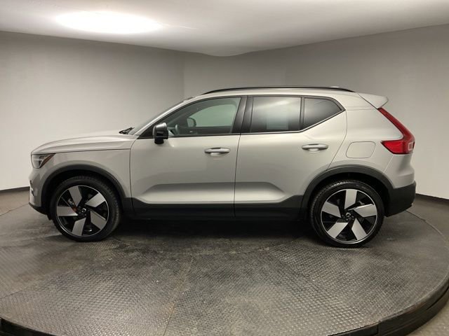 Used 2023 Volvo XC40 Recharge Ultimate image 4