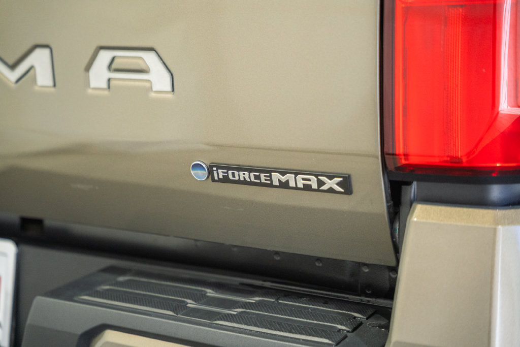 Used 2025 Toyota Tacoma Limited AWD/4WD image 7