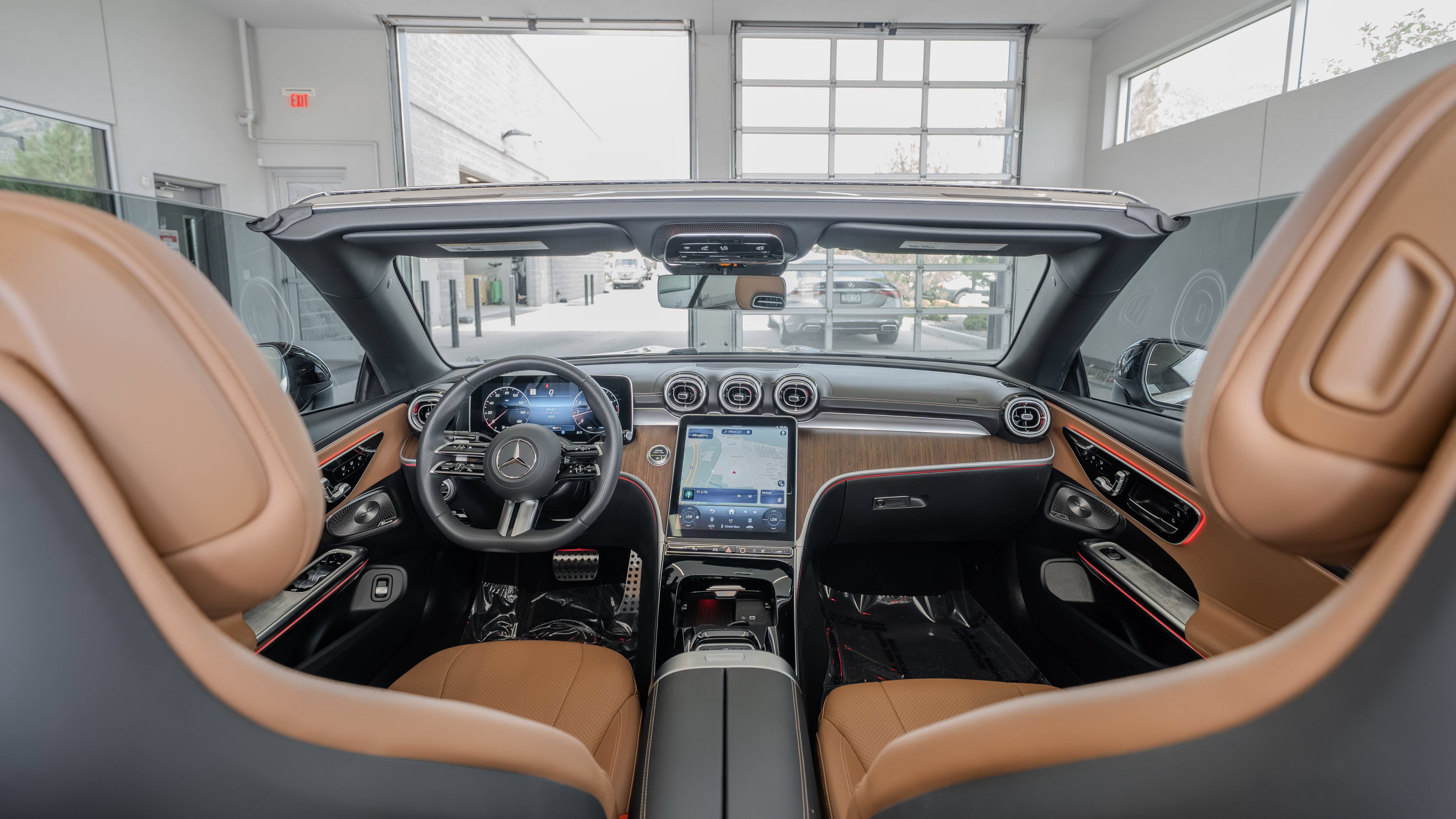 Used 2024 Mercedes-Benz CLE 300 4MATIC Cabriolet image 30