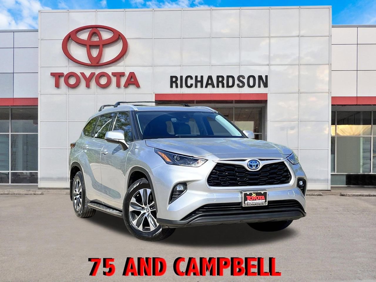 Used 2022 Toyota Highlander XLE image 1