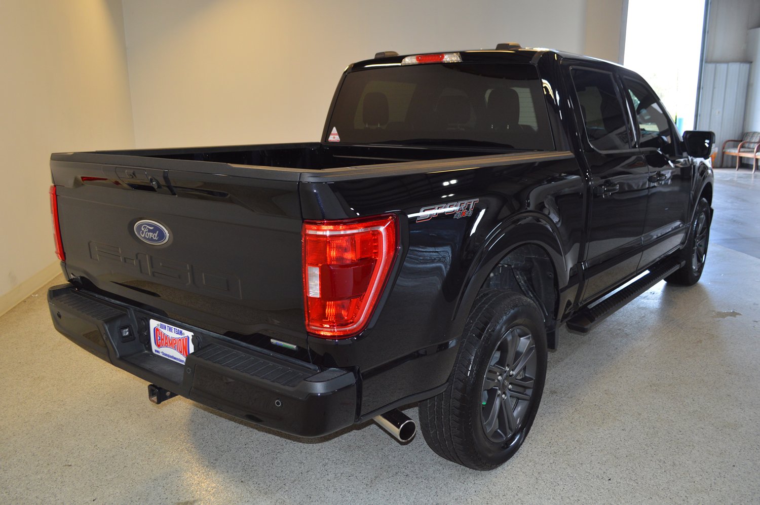 Used 2023 Ford F150 XLT w/ Equipment Group 302A High AWD/4WD image 3
